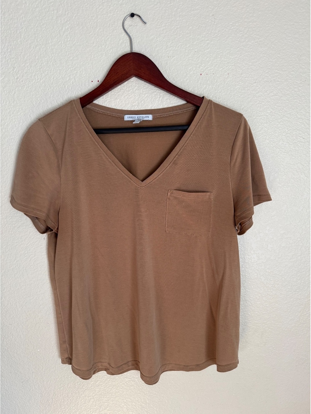 Green Envelope Los Angeles Brown V Neck Pocket T Shirt Women’s Top